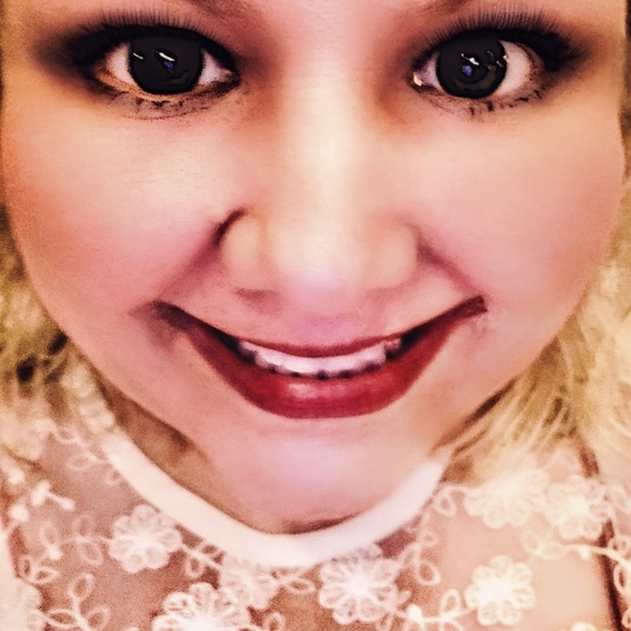 Meet your Posher, Gina - Picture 3 of 7